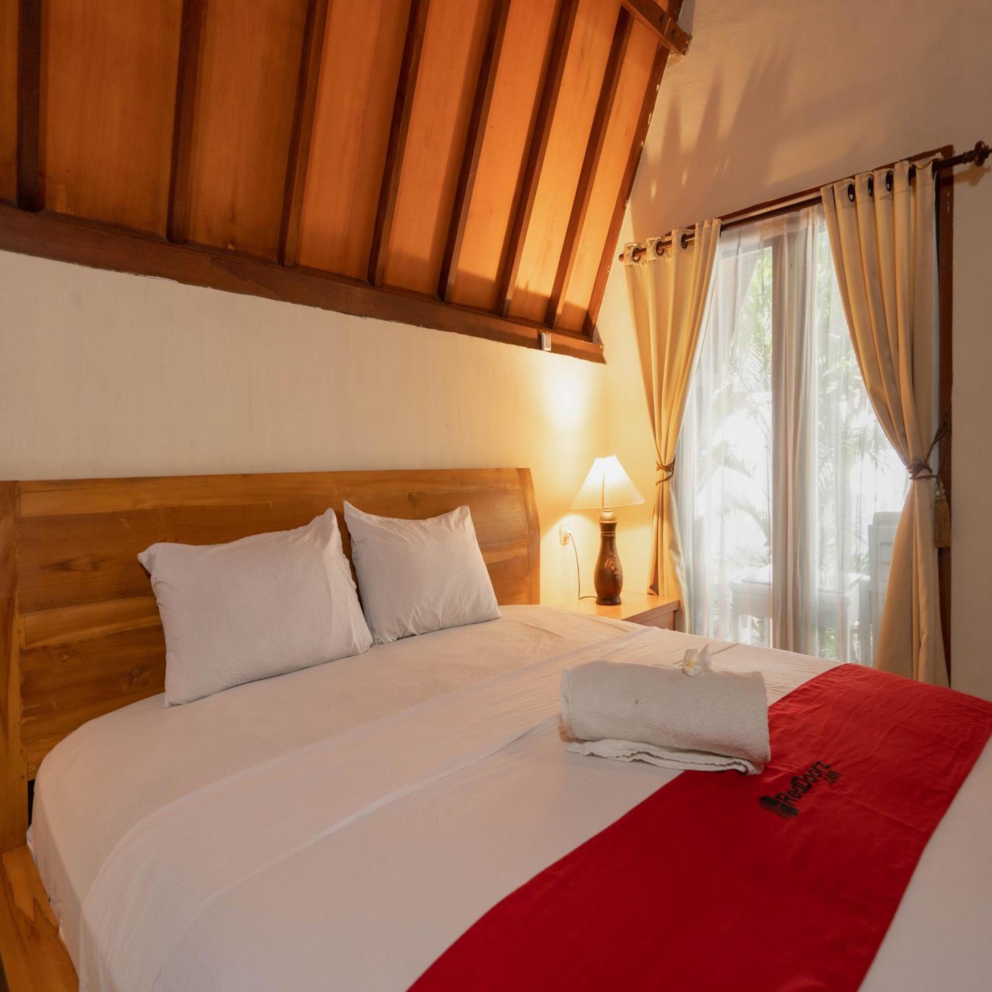 Reddoorz At Ocean 2 Gili Trawangan Hotel Exterior photo