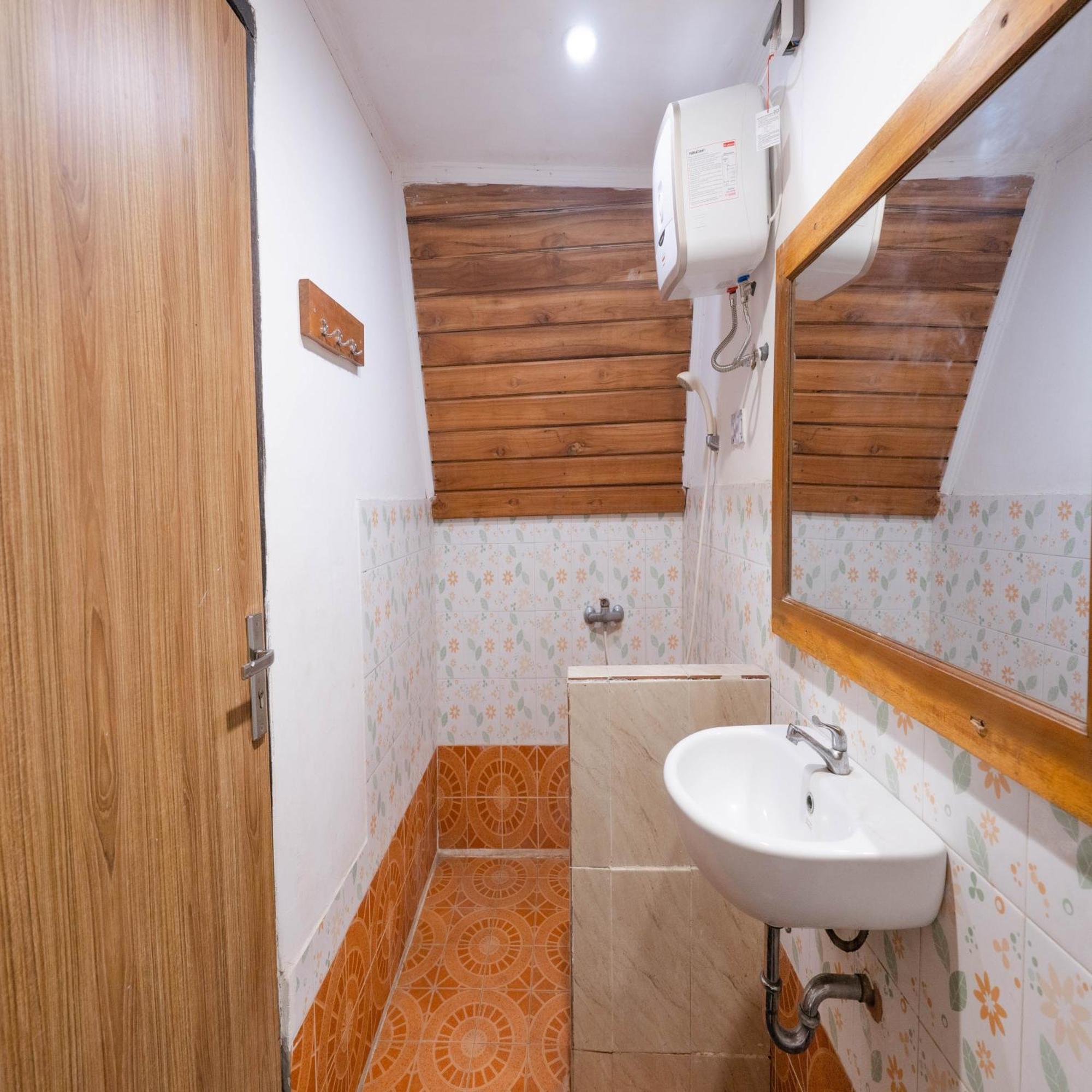 Reddoorz At Ocean 2 Gili Trawangan Hotel Exterior photo
