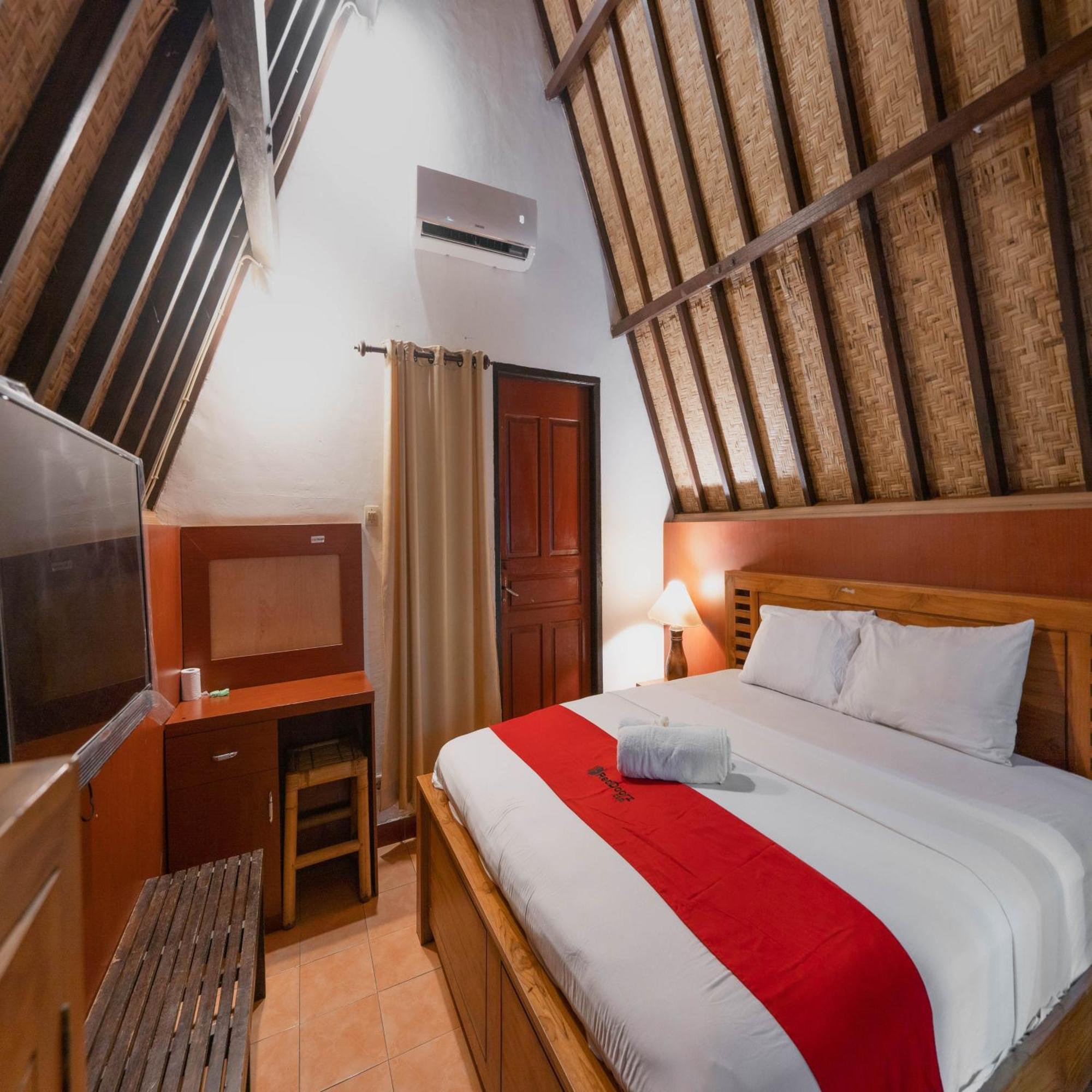 Reddoorz At Ocean 2 Gili Trawangan Hotel Exterior photo