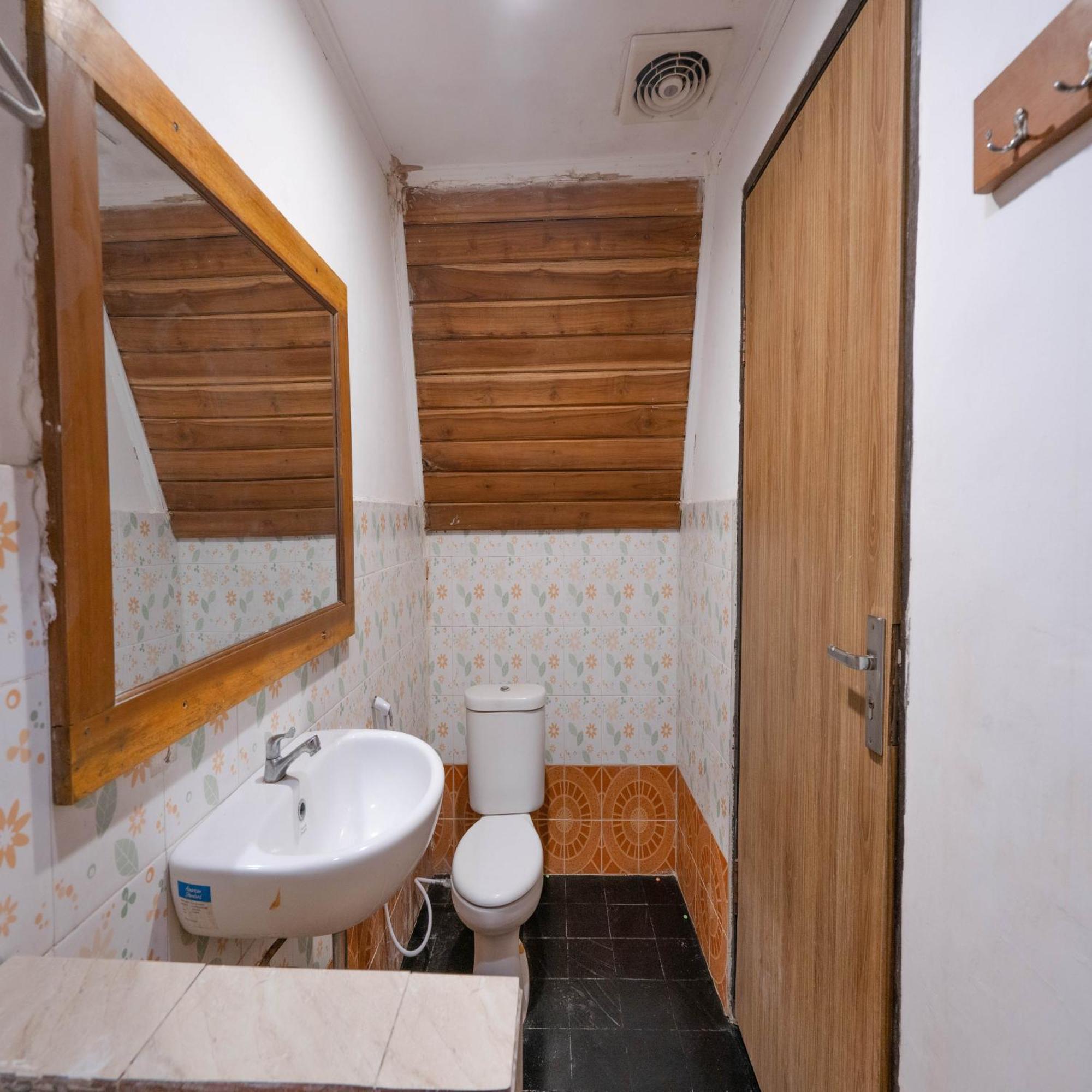 Reddoorz At Ocean 2 Gili Trawangan Hotel Exterior photo